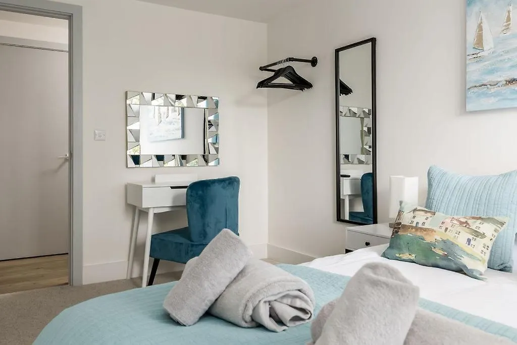 아파트 Stylish Town Centre Apartment, W Parking, Nr Beach 본머스