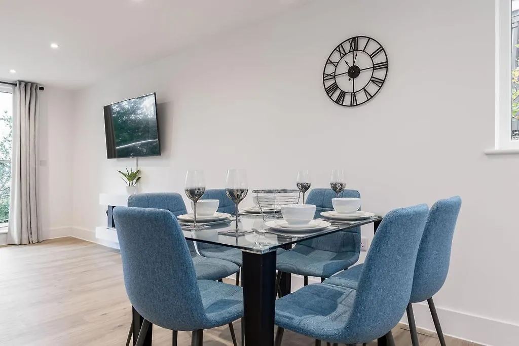 Stylish Town Centre Apartment, W Parking, Nr Beach Bournemouth