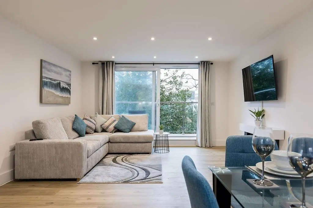 Stylish Town Centre Apartment, W Parking, Nr Beach Bournemouth 0*,