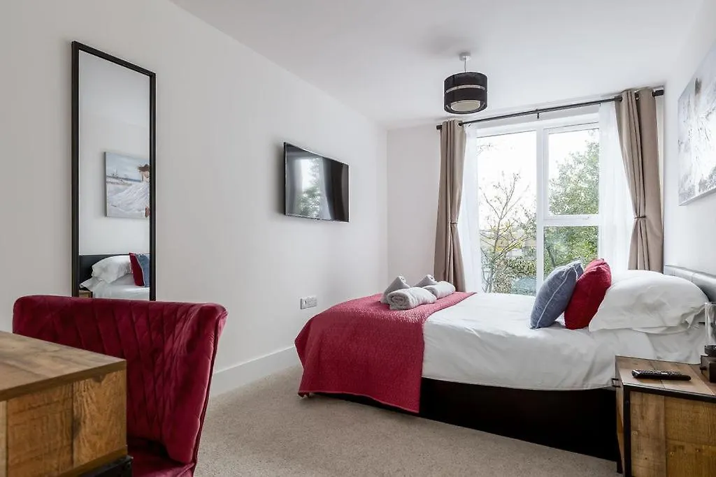 Stylish Town Centre Apartment, W Parking, Nr Beach Bournemouth 0*,