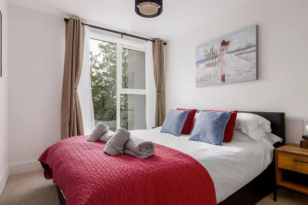 Stylish Town Centre Apartment, W Parking, Nr Beach Bournemouth